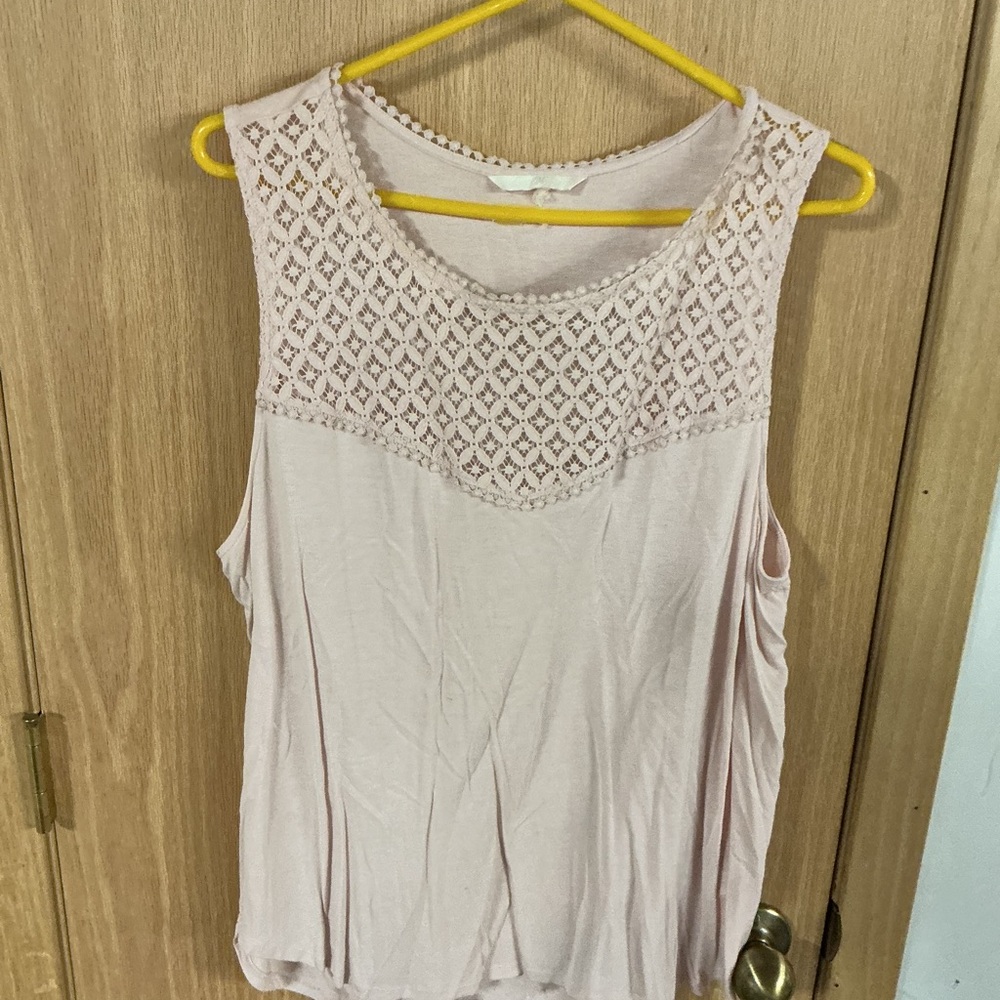 Chic Lace Detail Tank Top in Soft Pink